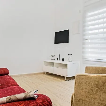 1 Sica - Apartment *